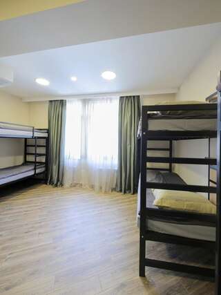 Хостелы Highland Hostel Ереван Кровать в общем 8-местном номере для мужчин и женщин-18