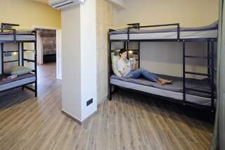Хостелы Highland Hostel Ереван Кровать в общем 8-местном номере для мужчин и женщин-22