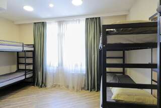 Хостелы Highland Hostel Ереван Кровать в общем 8-местном номере для мужчин и женщин-25